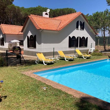 Moradia No Pinhal Com Piscina - Espaco E Privacidade Para As Suas Ferias! Sintra Eksteriør bilde